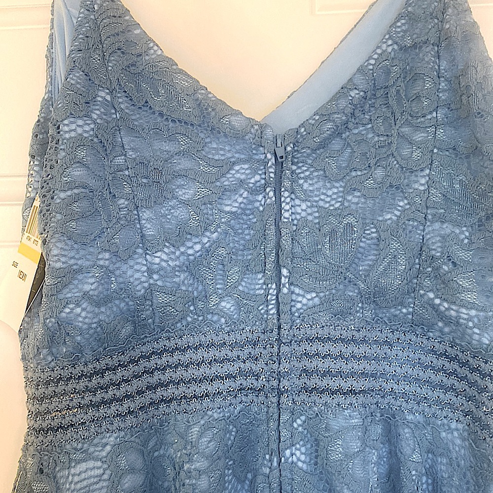 Lacy light blue medium cocktail dress - Picture 5 of 6